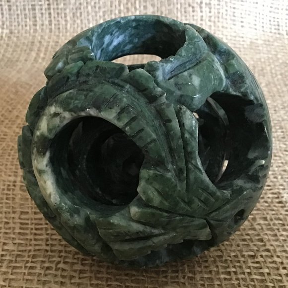 Hand Carved 4 layers Green Stone / Jade Magic Puzzle Ball Sphere Carved - Picture 1 of 4